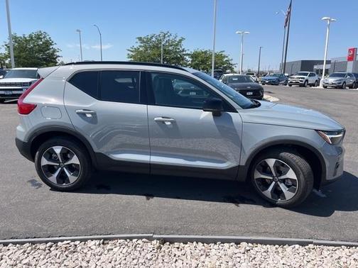 2026 Volvo XC40 B5 Plus