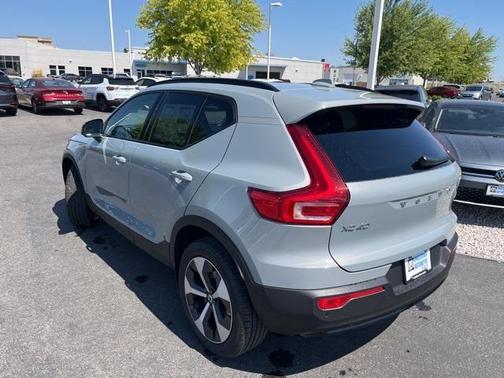 2026 Volvo XC40 B5 Plus