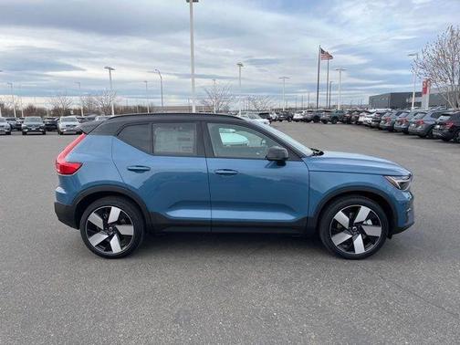 Blue Metallic 2024 Volvo XC40 Recharge Pure Electric Plus