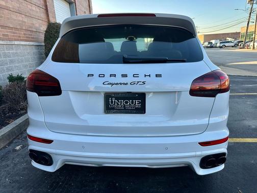 2016 Porsche Cayenne GTS