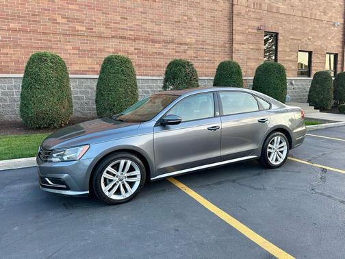 2019 Volkswagen Passat 2.0T Wolfsburg Edition