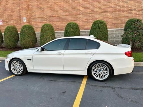 2013 BMW 535 4dr Sdn 535i RWD