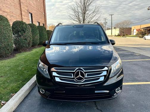 2016 Mercedes-Benz Metris Base