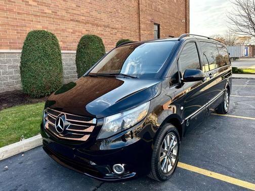 2016 Mercedes-Benz Metris Base