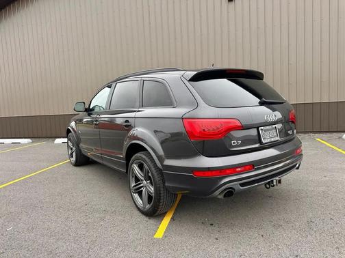 Gray 2014 Audi Q7 3.0T S line Prestige