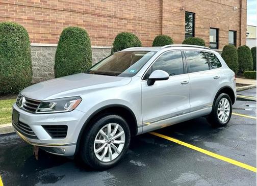 2015 Volkswagen Touareg TDI Sport w/Technology