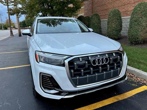 2025 Audi Q7 55 Premium Plus