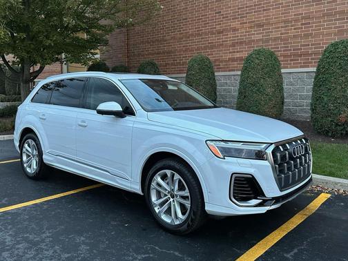 2025 Audi Q7 55 Premium Plus