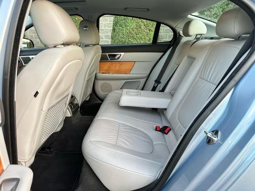 2011 Jaguar XF Supercharged