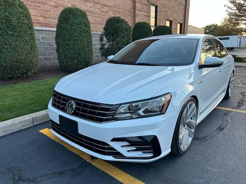 2017 Volkswagen Passat 1.8T R-Line w/Comfort