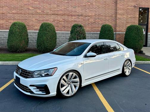 2017 Volkswagen Passat 1.8T R-Line w/Comfort