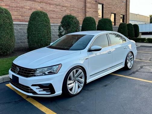 2017 Volkswagen Passat 1.8T R-Line w/Comfort