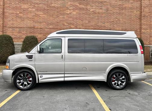 2023 GMC Savana 2500 Work Van