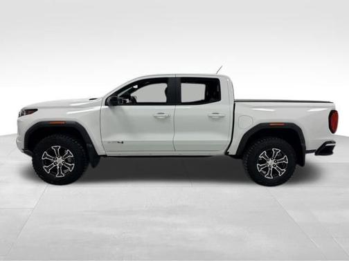 2024 GMC Canyon 4WD AT4
