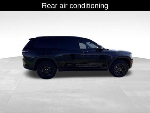 Diamond Black Crystal Pearlcoat 2024 Jeep Grand Cherokee L Altitude X