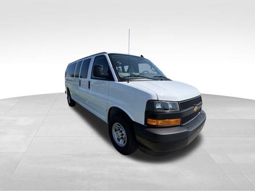 2025 Chevrolet Express 3500 LS
