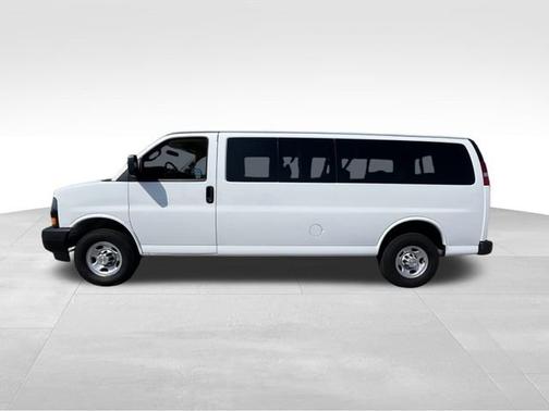 2025 Chevrolet Express 3500 LS