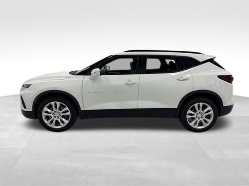 Summit White 2022 Chevrolet Blazer LT