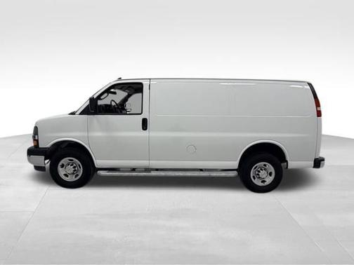 2024 Chevrolet Express 2500 1WT