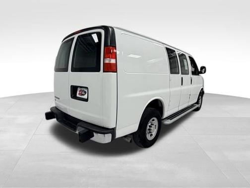 2024 Chevrolet Express 2500 1WT