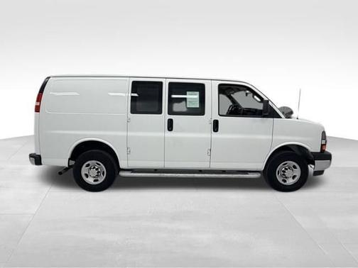 2024 Chevrolet Express 2500 1WT