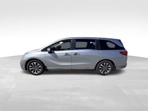 Silver 2022 Honda Odyssey EX-L