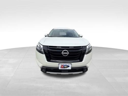 Pearl White Tricoat 2024 Nissan Pathfinder Platinum