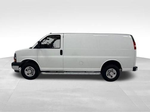 2024 Chevrolet Express 2500 1WT