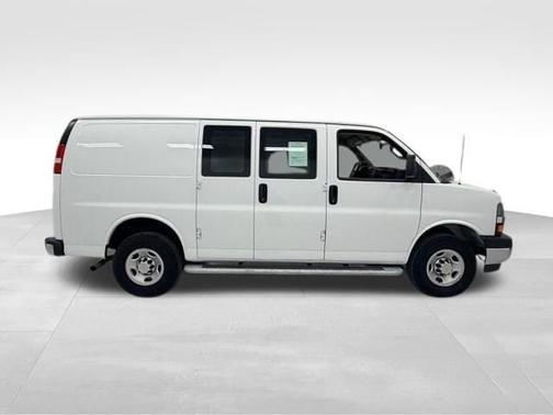 2024 Chevrolet Express 2500 1WT