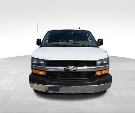 2024 Chevrolet Express 2500 1WT