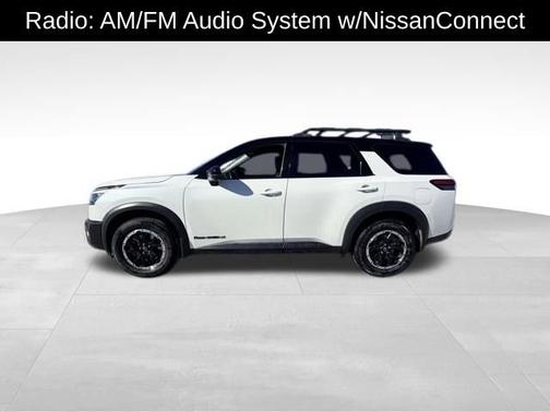 Pearl White Tricoat/Super Black 2023 Nissan Pathfinder Rock Creek