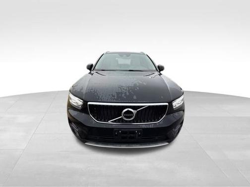 2020 Volvo XC40 T5 Momentum