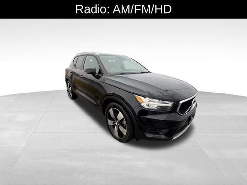 2020 Volvo XC40 T5 Momentum