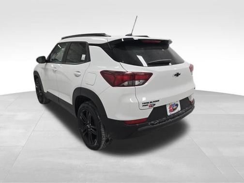 Summit White 2026 Chevrolet Trailblazer LT