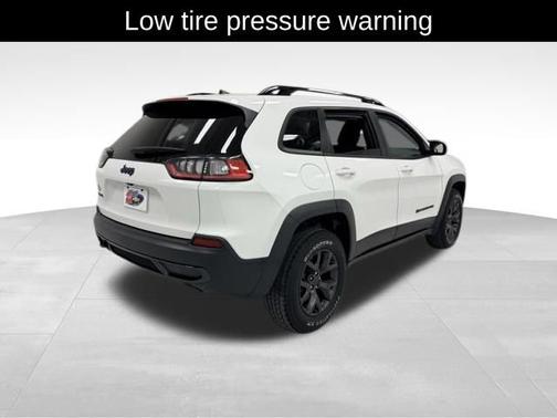 Bright White Clearcoat 2020 Jeep Cherokee Upland
