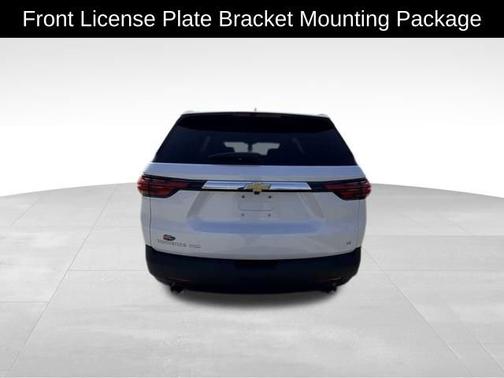 Iridescent Pearl Tricoat 2023 Chevrolet Traverse LT Leather