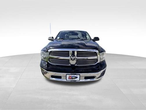 Diamond Black Crystal Pearlcoat 2019 RAM 1500 Classic Big Horn