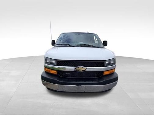 Summit White 2025 Chevrolet Express 3500 LS