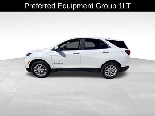 Iridescent Pearl Tricoat 2023 Chevrolet Equinox 1LT