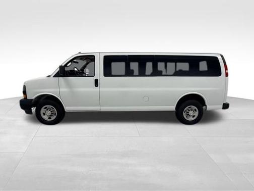 2022 Chevrolet Express 3500 LS
