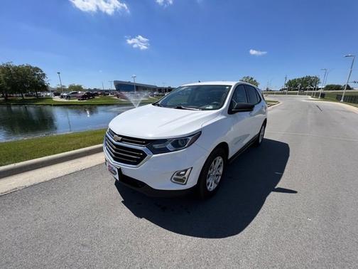 Photo 1 of 4 of 2019 Chevrolet Equinox LS