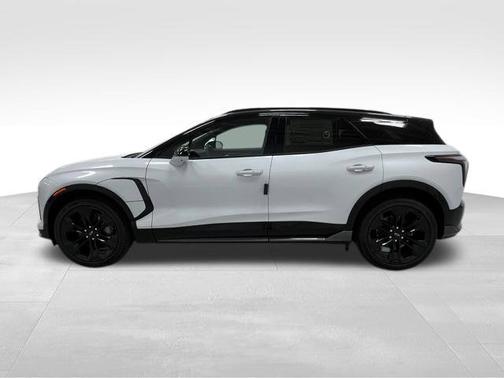 Polar White Tricoat 2027 Chevrolet Blazer EV AWD SS