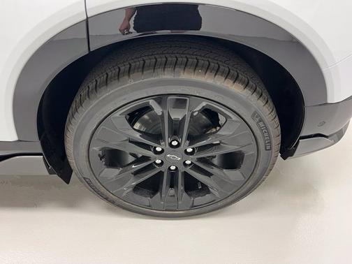Polar White Tricoat 2027 Chevrolet Blazer EV AWD SS