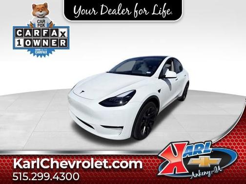 White 2024 Tesla Model Y LONG RANGE