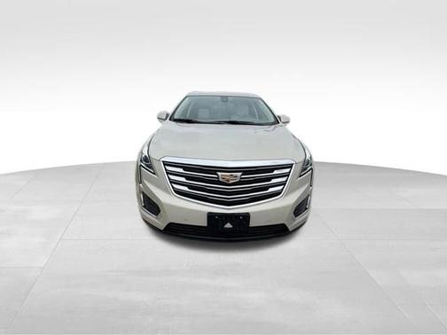 Silver Coast Metallic 2017 Cadillac XT5 Luxury AWD