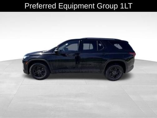 Mosaic Black Metallic 2023 Chevrolet Traverse LT Cloth
