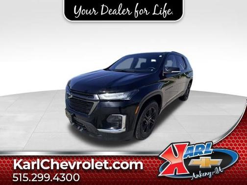 Mosaic Black Metallic 2023 Chevrolet Traverse LT Cloth