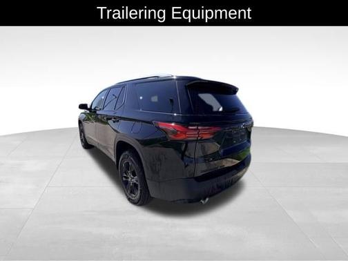 Mosaic Black Metallic 2023 Chevrolet Traverse LT Cloth
