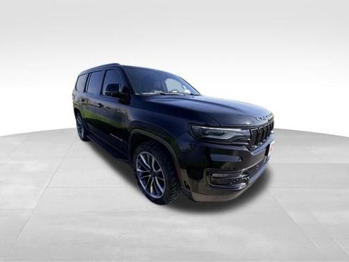 Diamond Black Crystal Pearlcoat 2022 Jeep Wagoneer Series II