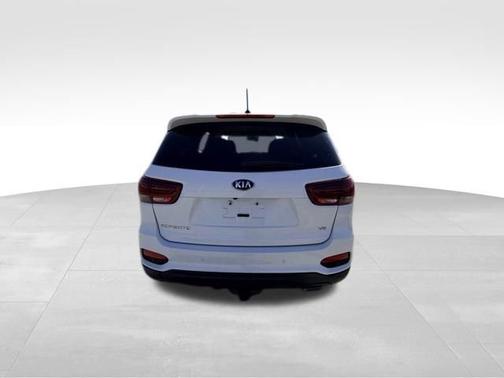 2019 Kia Sorento S V6